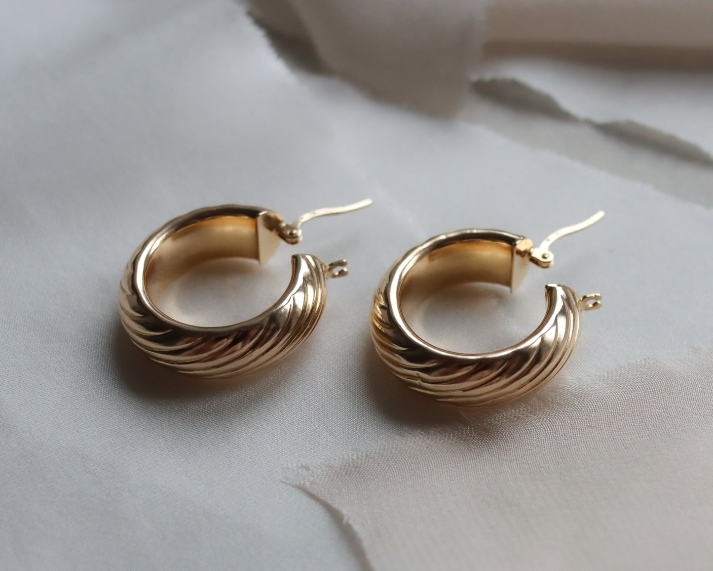 Vintage 9ct Gold Chunky Ribbed Hoop Earrings