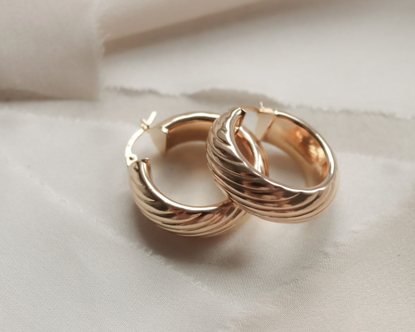 Vintage 9ct Gold Chunky Ribbed Hoop Earrings