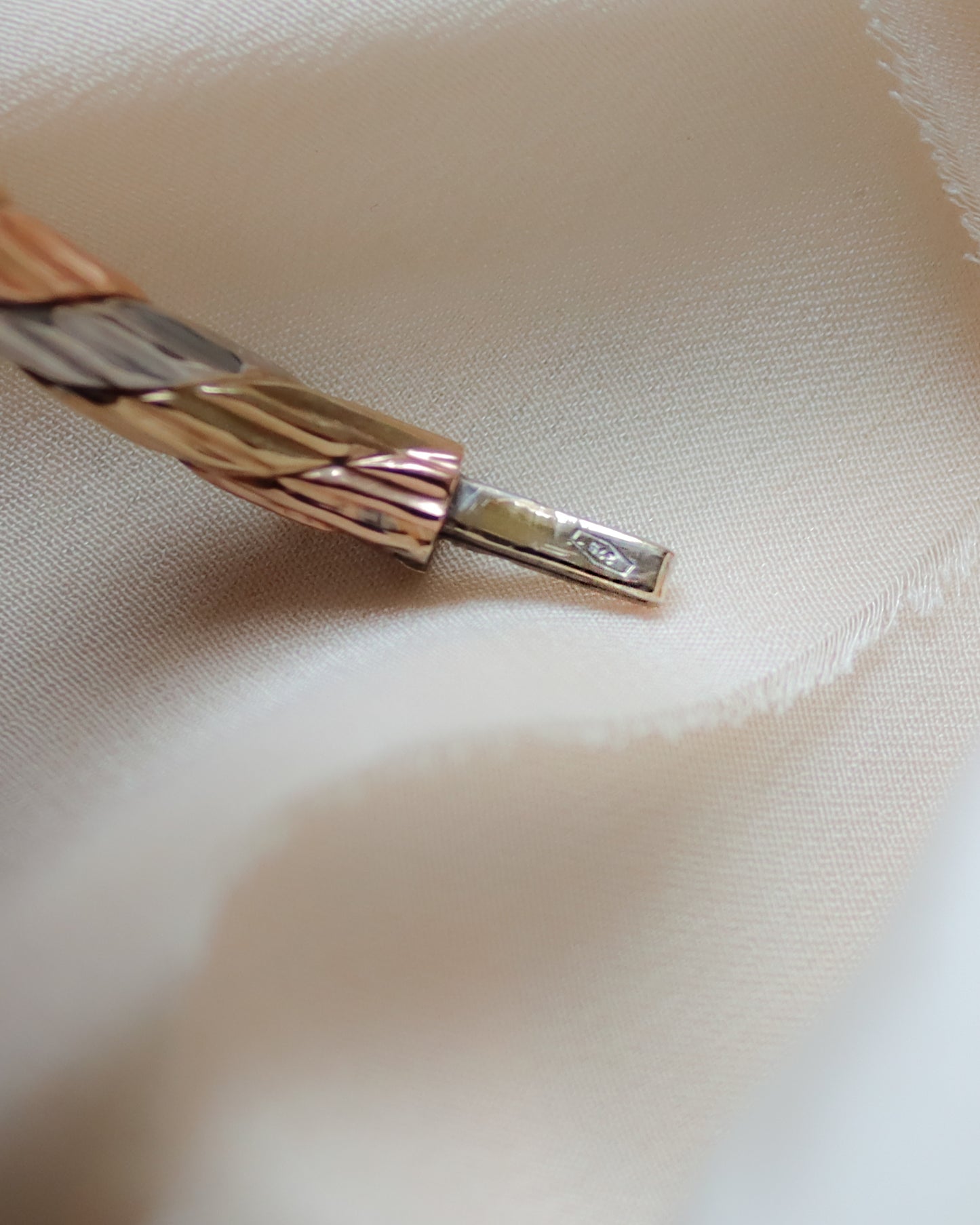 solid gold tri-coloured oval bangle