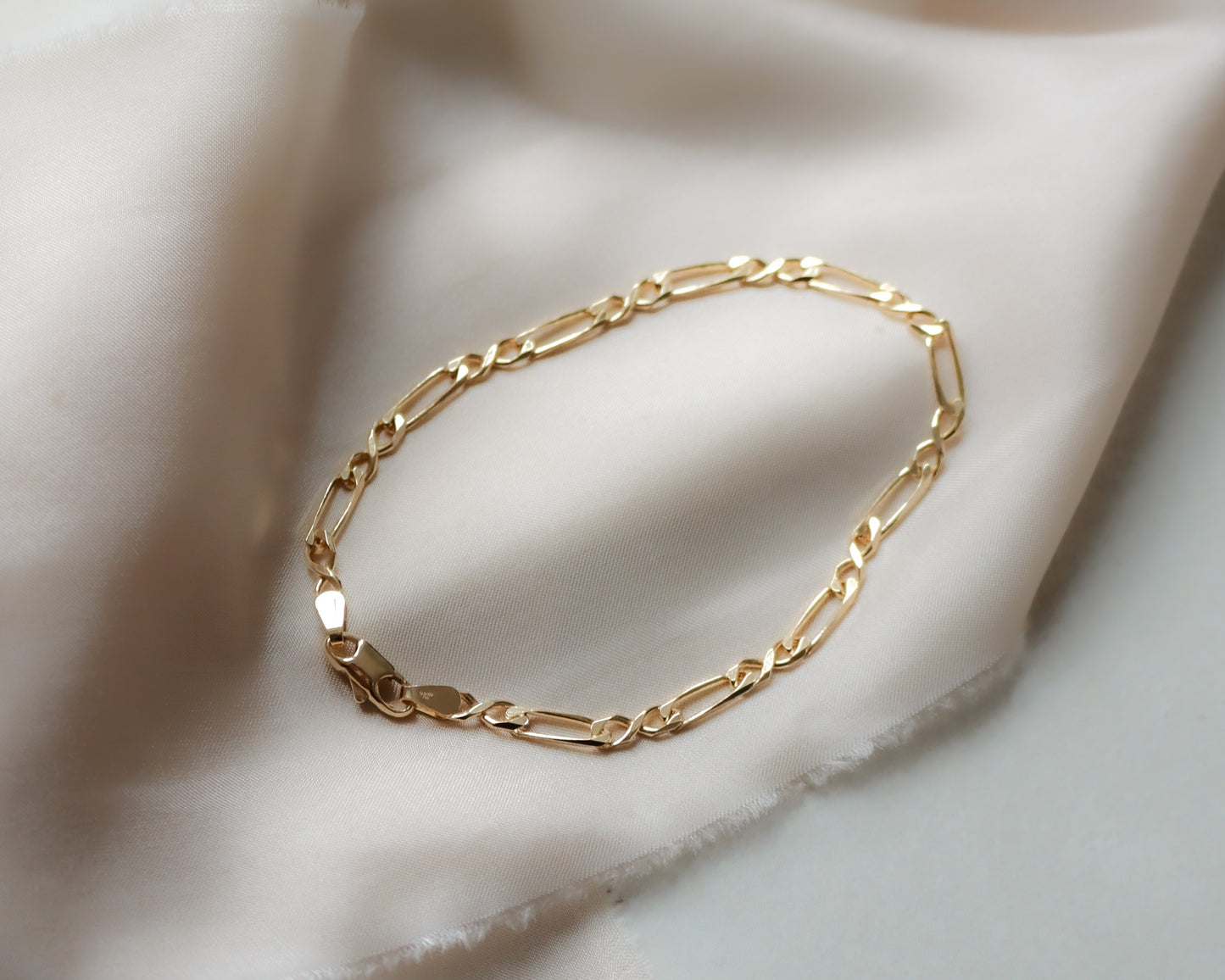 9ct gold fancy figaro link bracelet