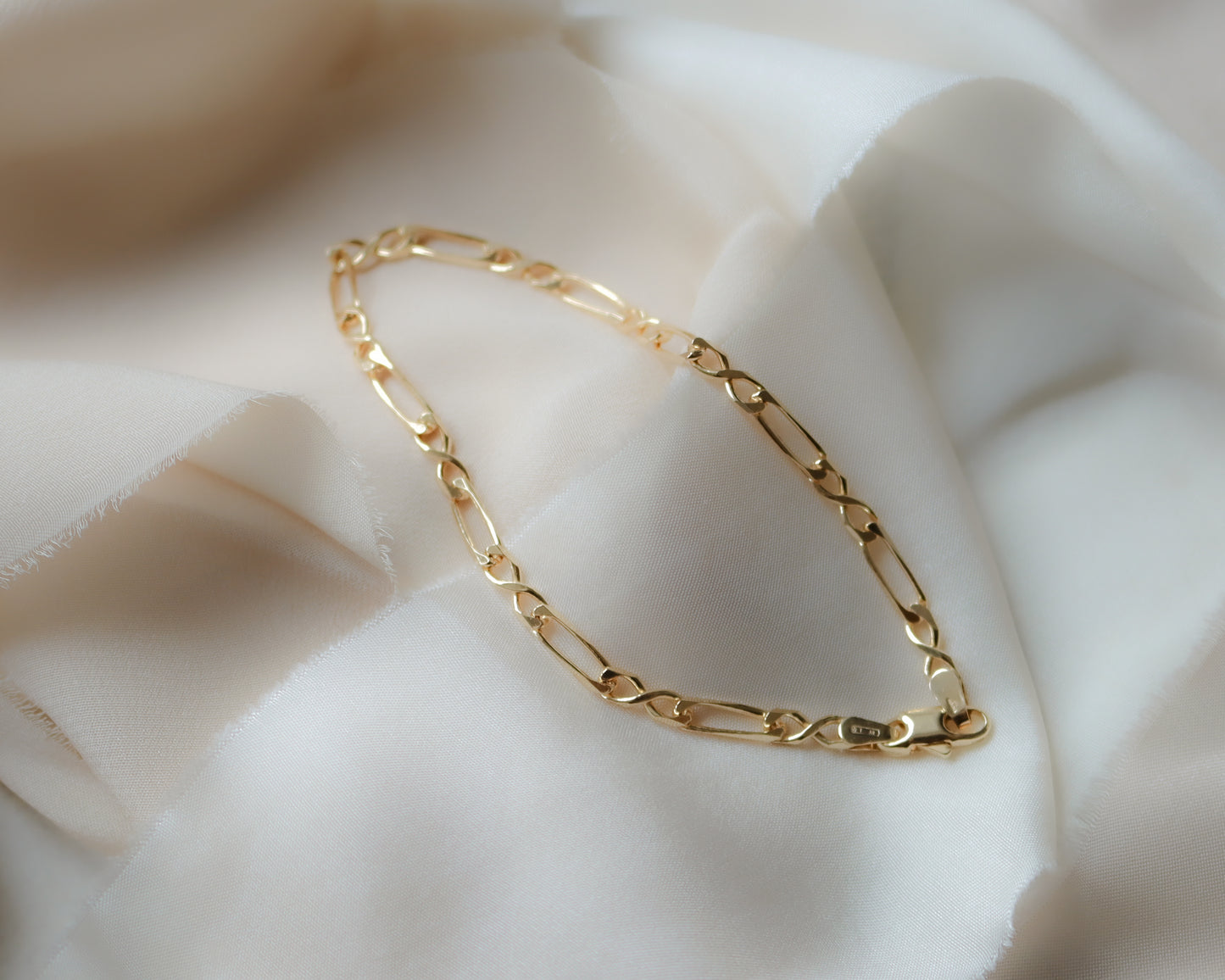 9ct gold fancy figaro link bracelet