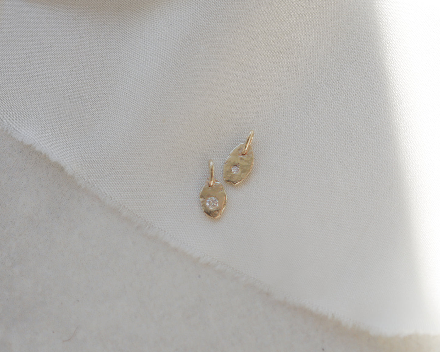 9ct yellow gold rustic oval larger diamond charm