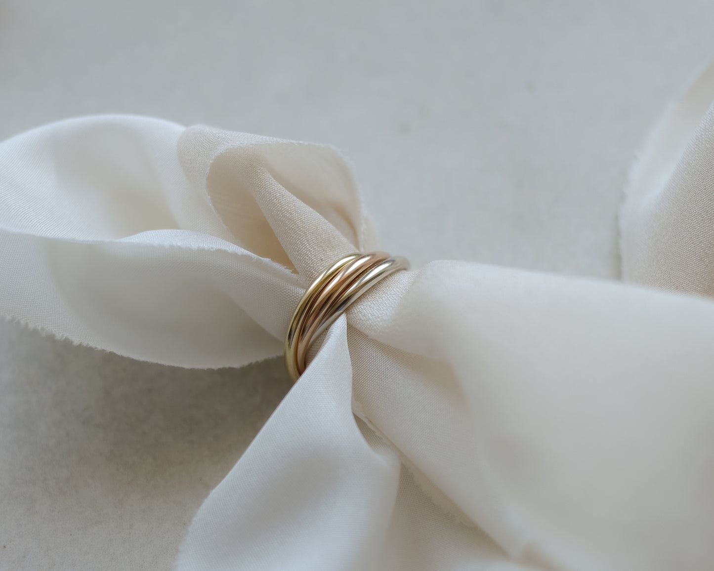 Vintage Tri-Colour Gold Trinity Band Ring From 1979 - UK I 1/2