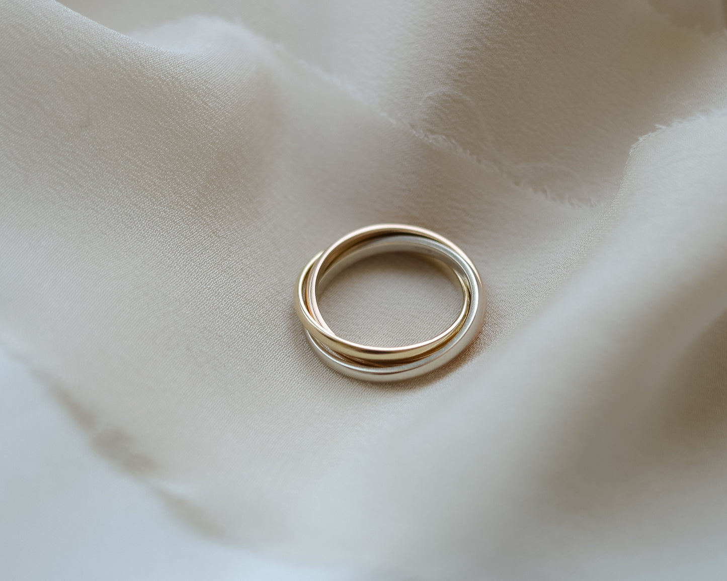 Vintage Tri-Colour Gold Trinity Band Ring From 1979 - UK I 1/2