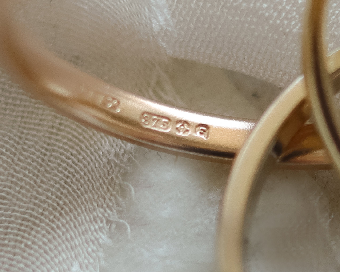 Vintage Tri-Colour Gold Trinity Band Ring From 1979 - UK I 1/2