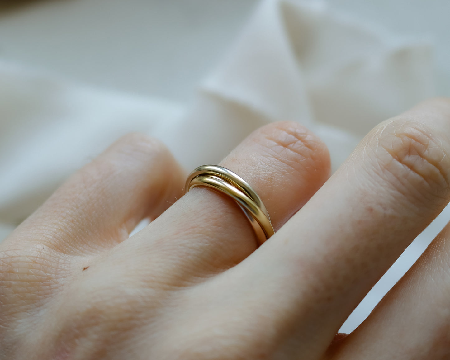 Vintage Tri-Colour Gold Trinity Band Ring From 1979 - UK I 1/2