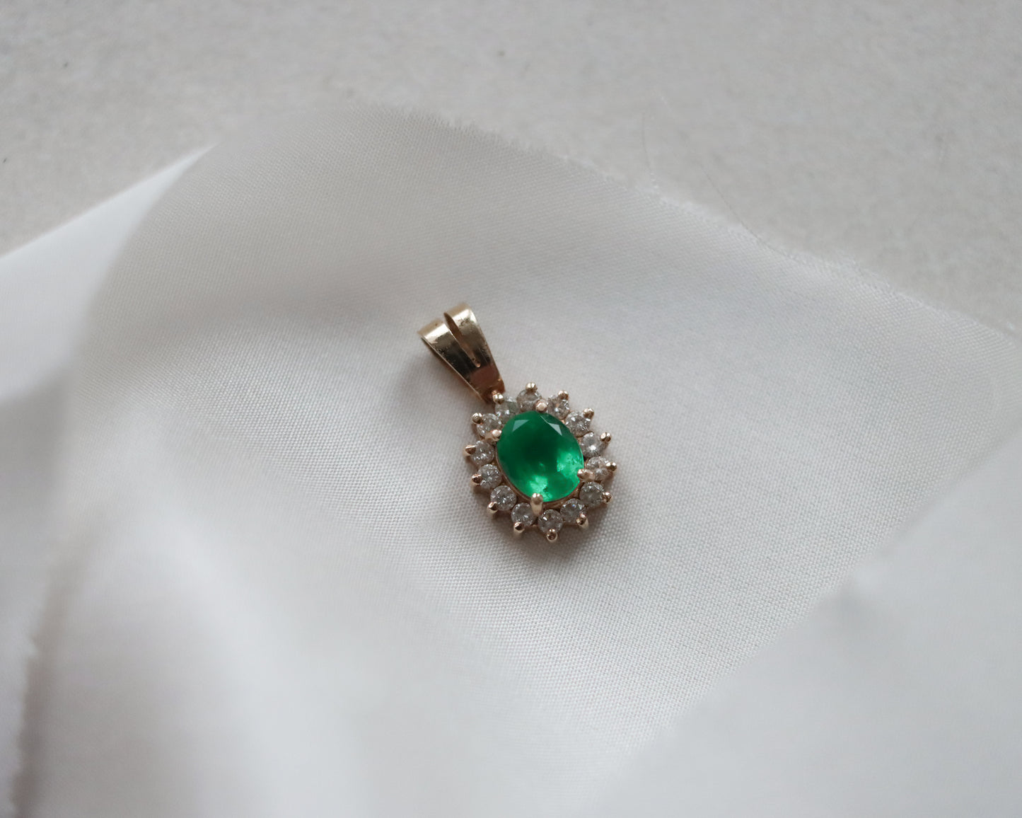 Vintage 18ct Yellow Gold Emerald & Diamond Pendant - excluding chain