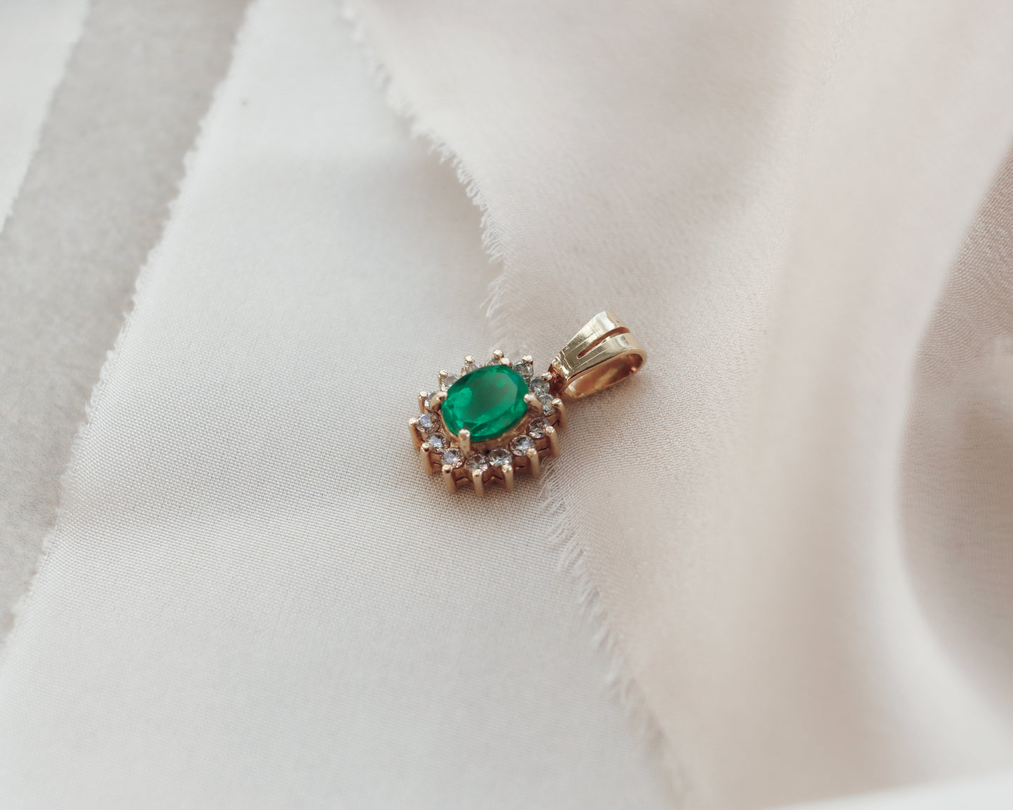 Vintage 18ct Yellow Gold Emerald & Diamond Pendant - excluding chain