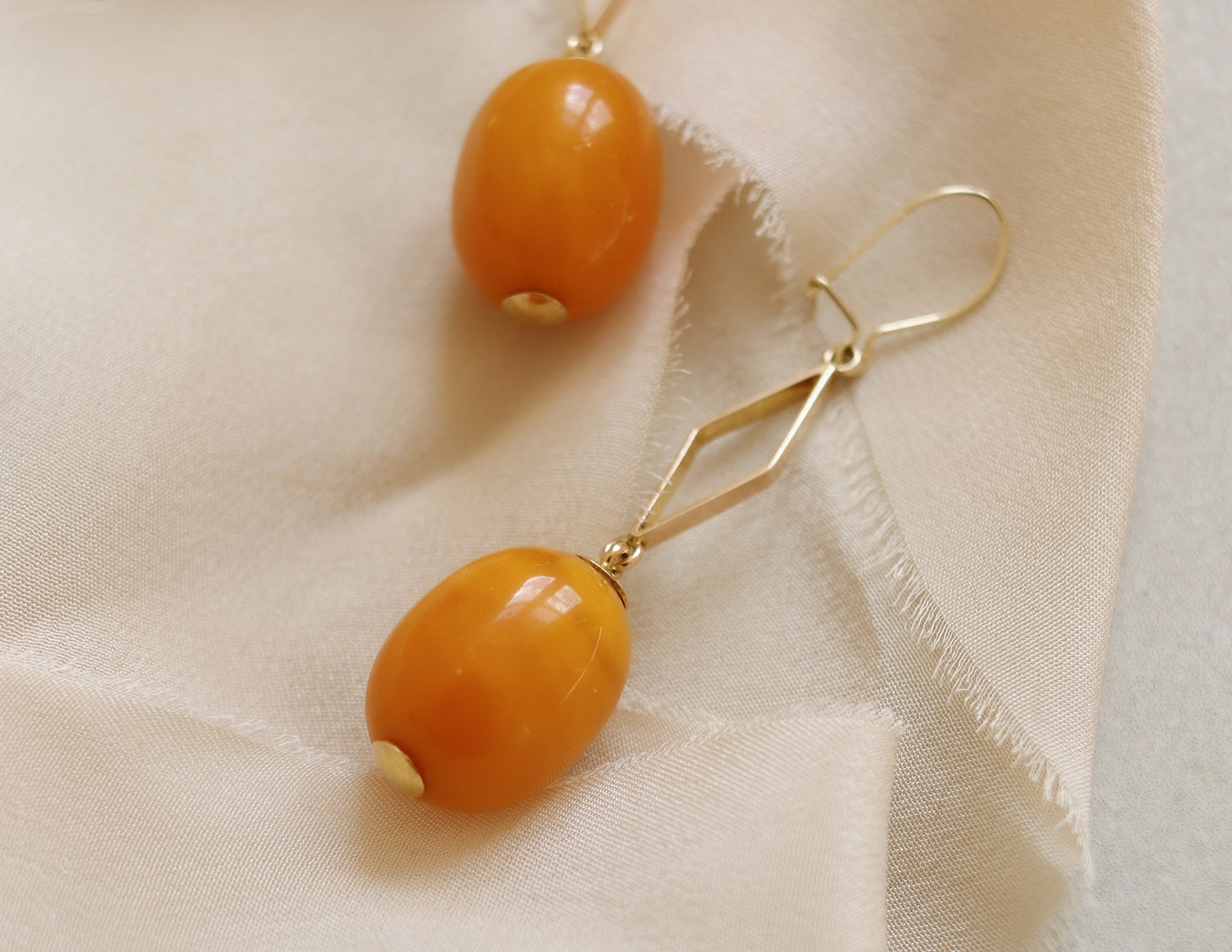 9ct gold amber drop dangle earrings