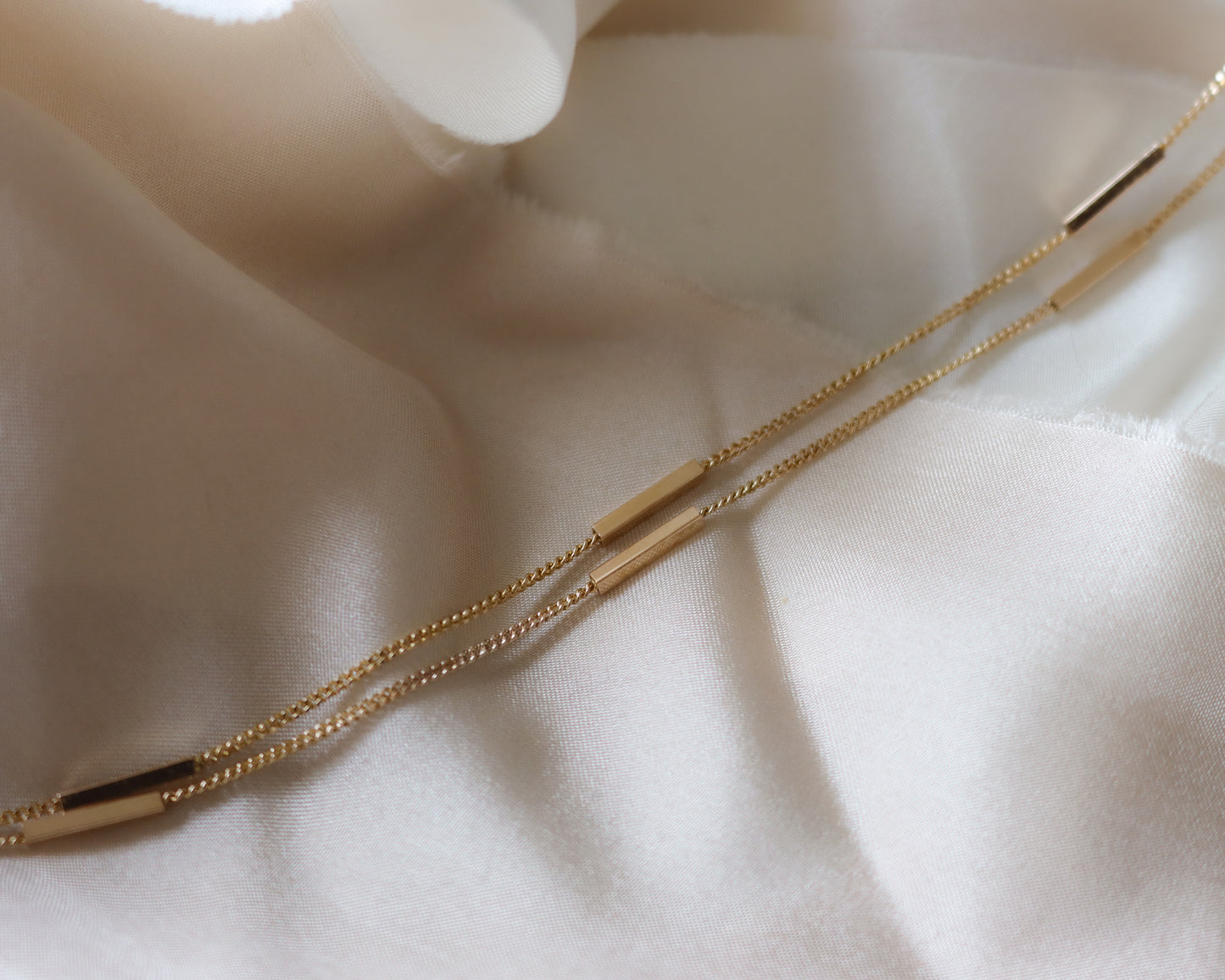 9ct gold baton and chain link necklace