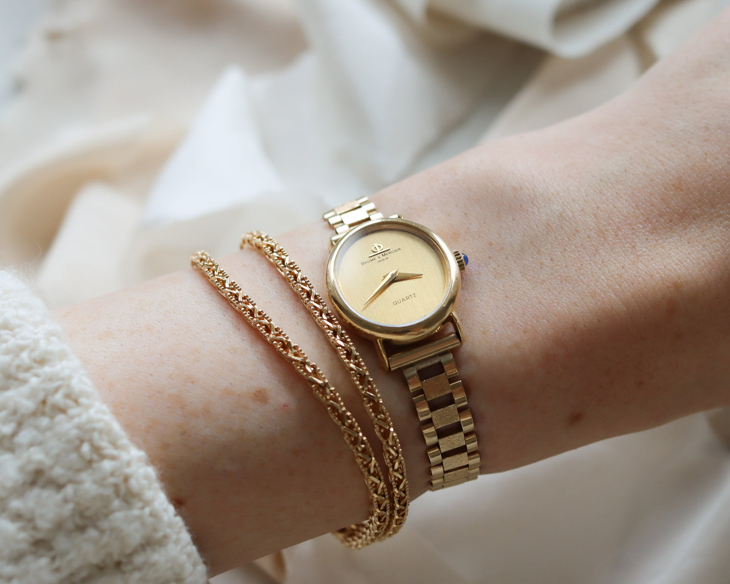 18ct gold 1980's Baume & Mercier oval quartz watch