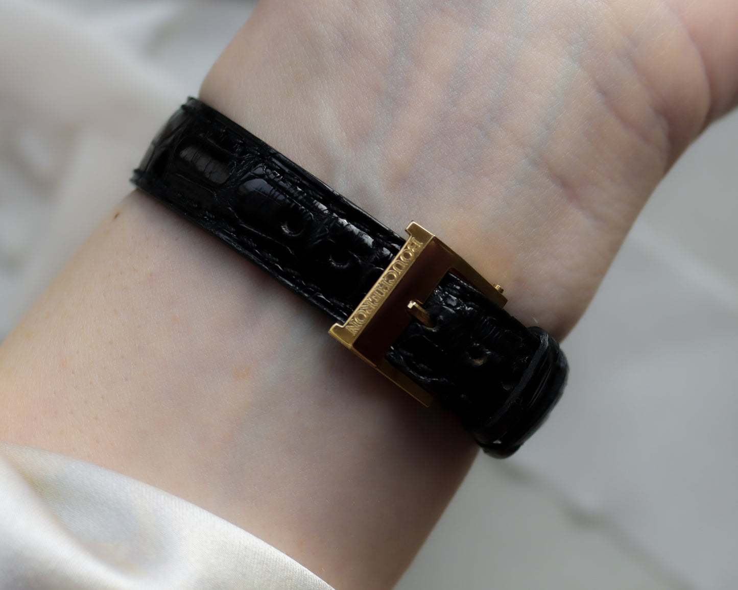 Boucheron Carrée Wristwatch – 18ct Gold with Clous de Paris