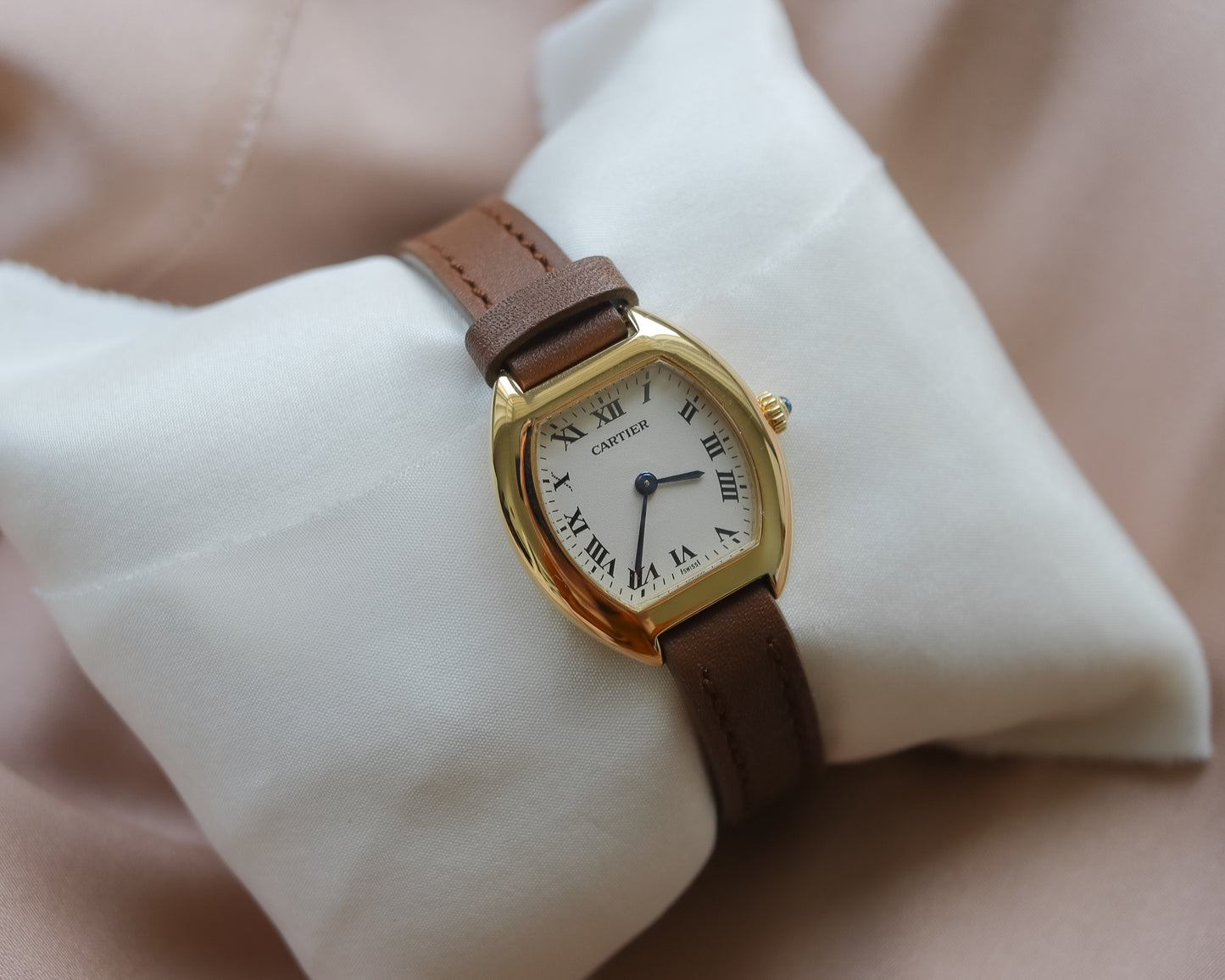 Rare Cartier Tortue Model 1945 in 18ct Yellow Gold - 1995