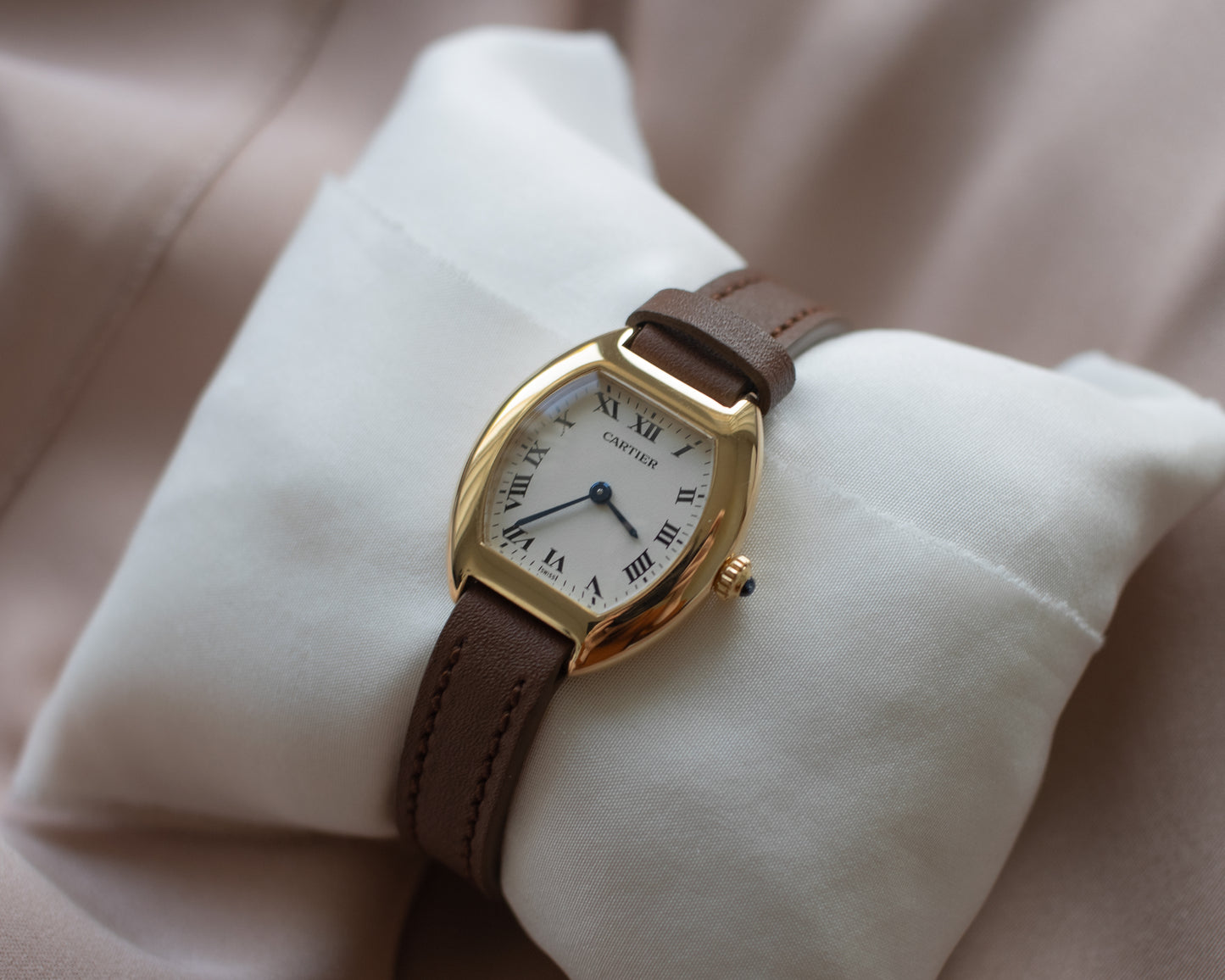 Rare Cartier Tortue Model 1945 in 18ct Yellow Gold - 1995