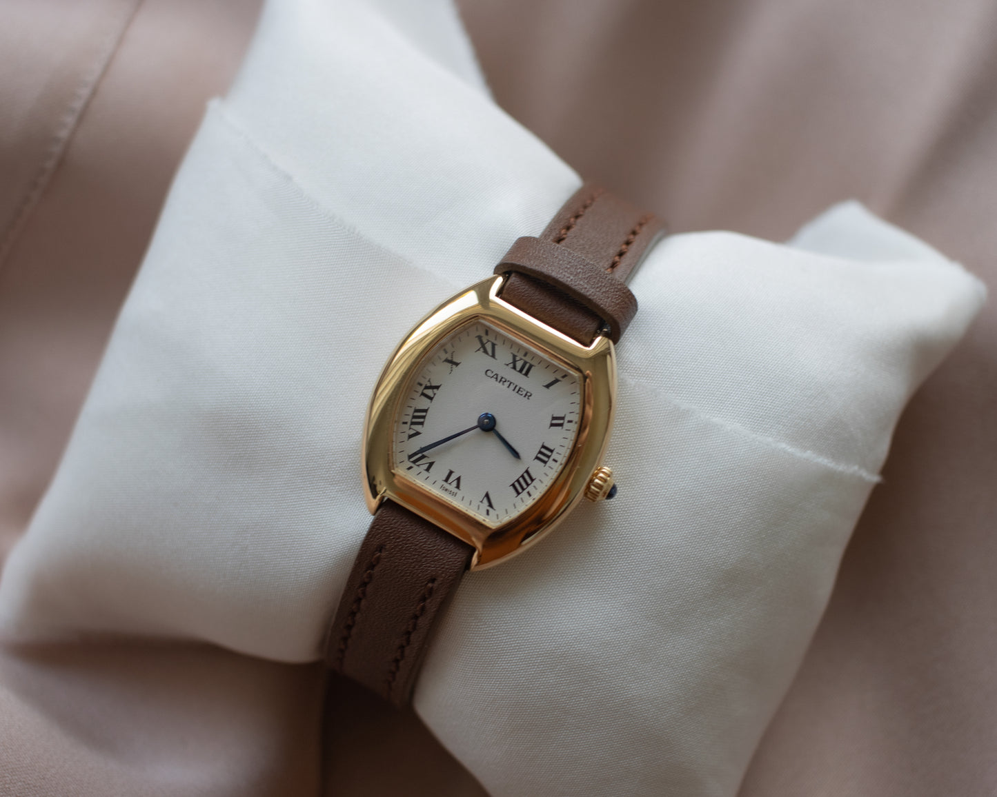 Rare Cartier Tortue Model 1945 in 18ct Yellow Gold - 1995