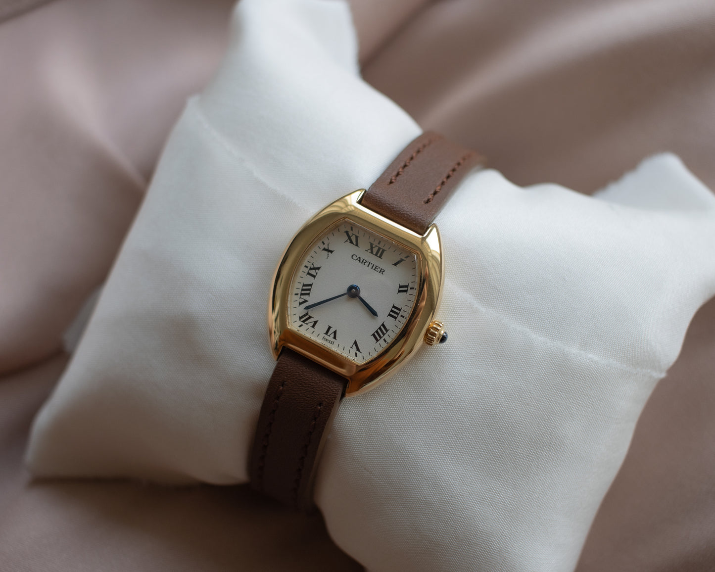 Rare Cartier Tortue Model 1945 in 18ct Yellow Gold - 1995