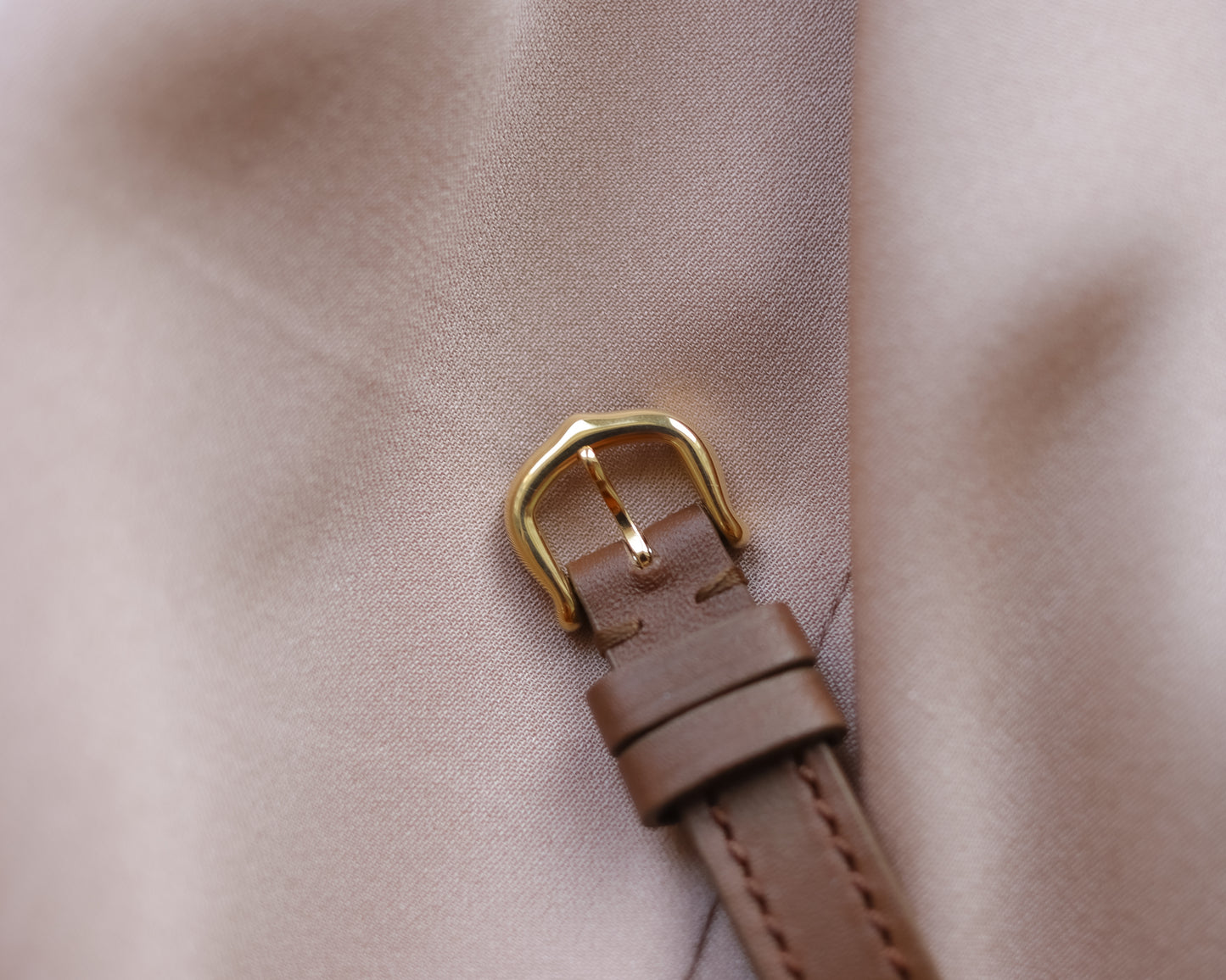 Rare Cartier Tortue Model 1945 in 18ct Yellow Gold - 1995