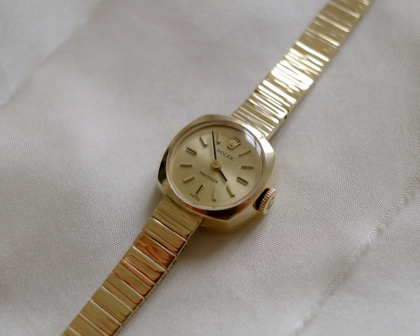 Rolex ladies solid gold wrist watch