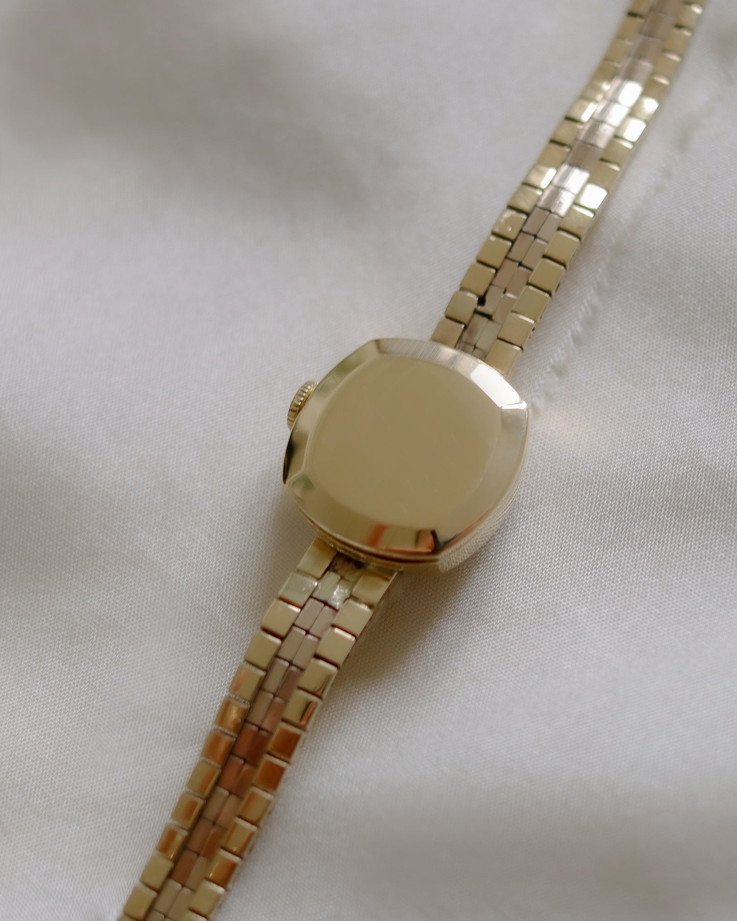 Rolex ladies solid gold wrist watch