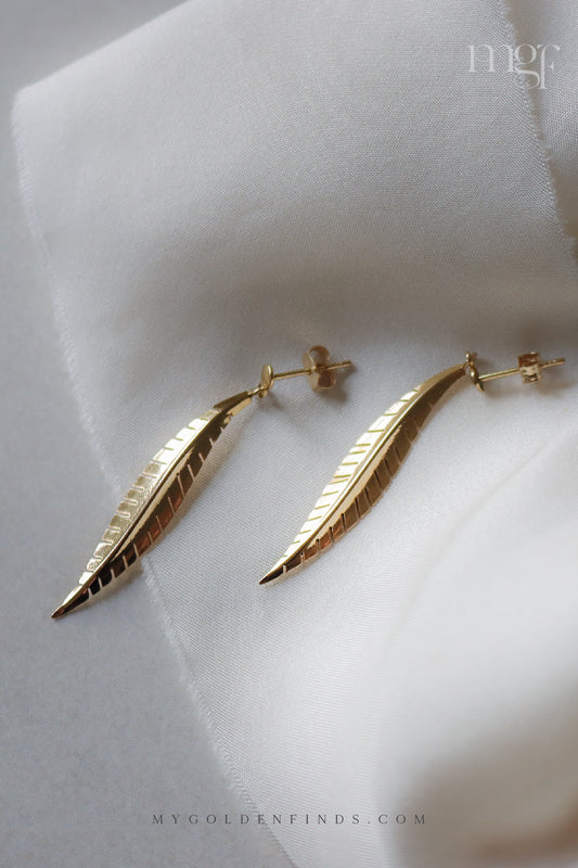 9ct yellow gold dangel leaf earrings