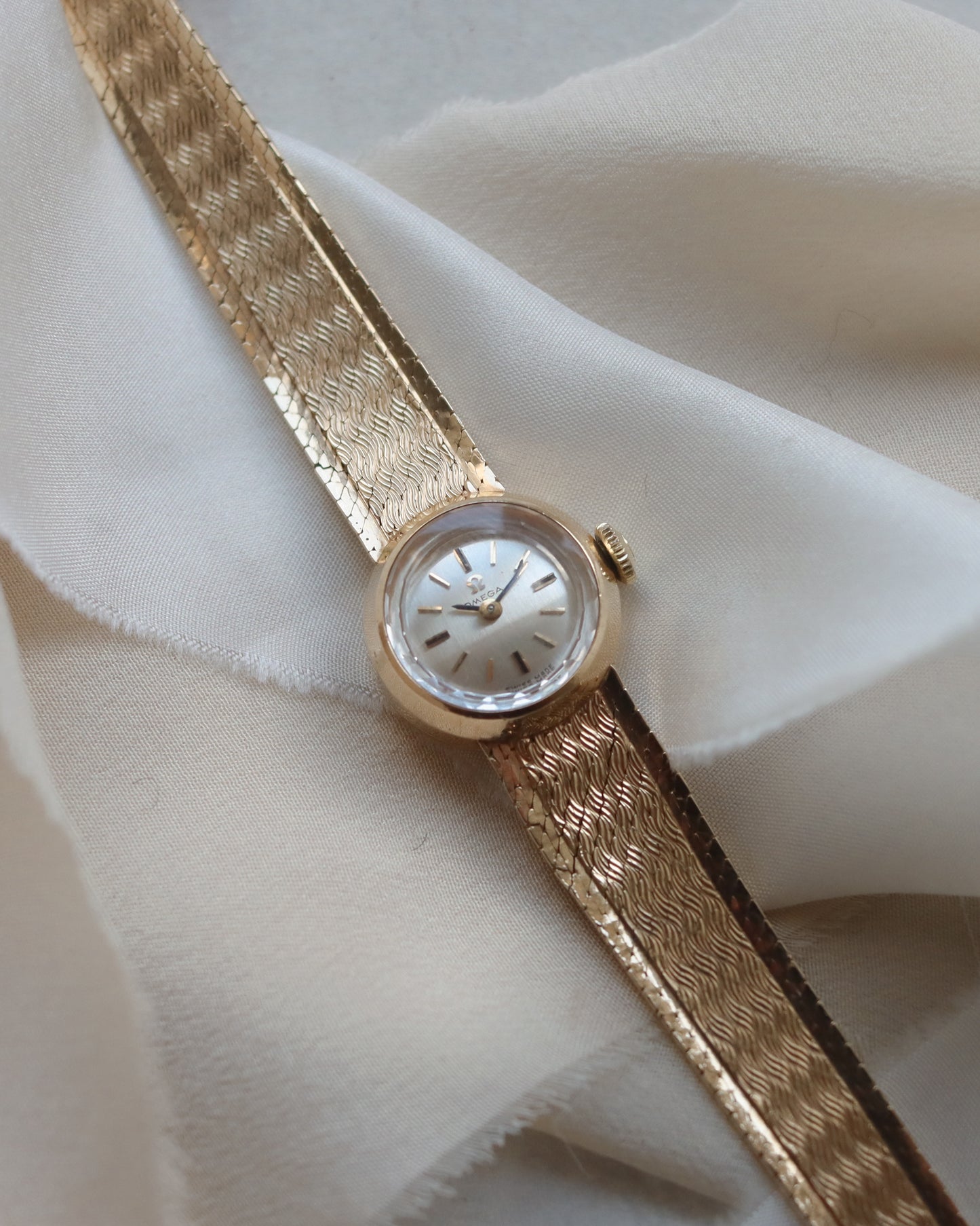 Vintage 9ct Gold Omega Ladies Wristwatch – 1966