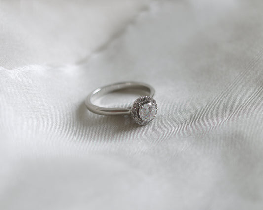 Stunning Vintage Platinum Diamond Halo Ring UK H 1/2