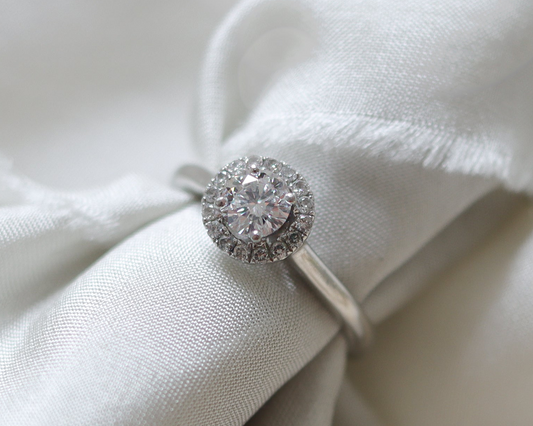 Stunning Vintage Platinum Diamond Halo Ring UK H 1/2