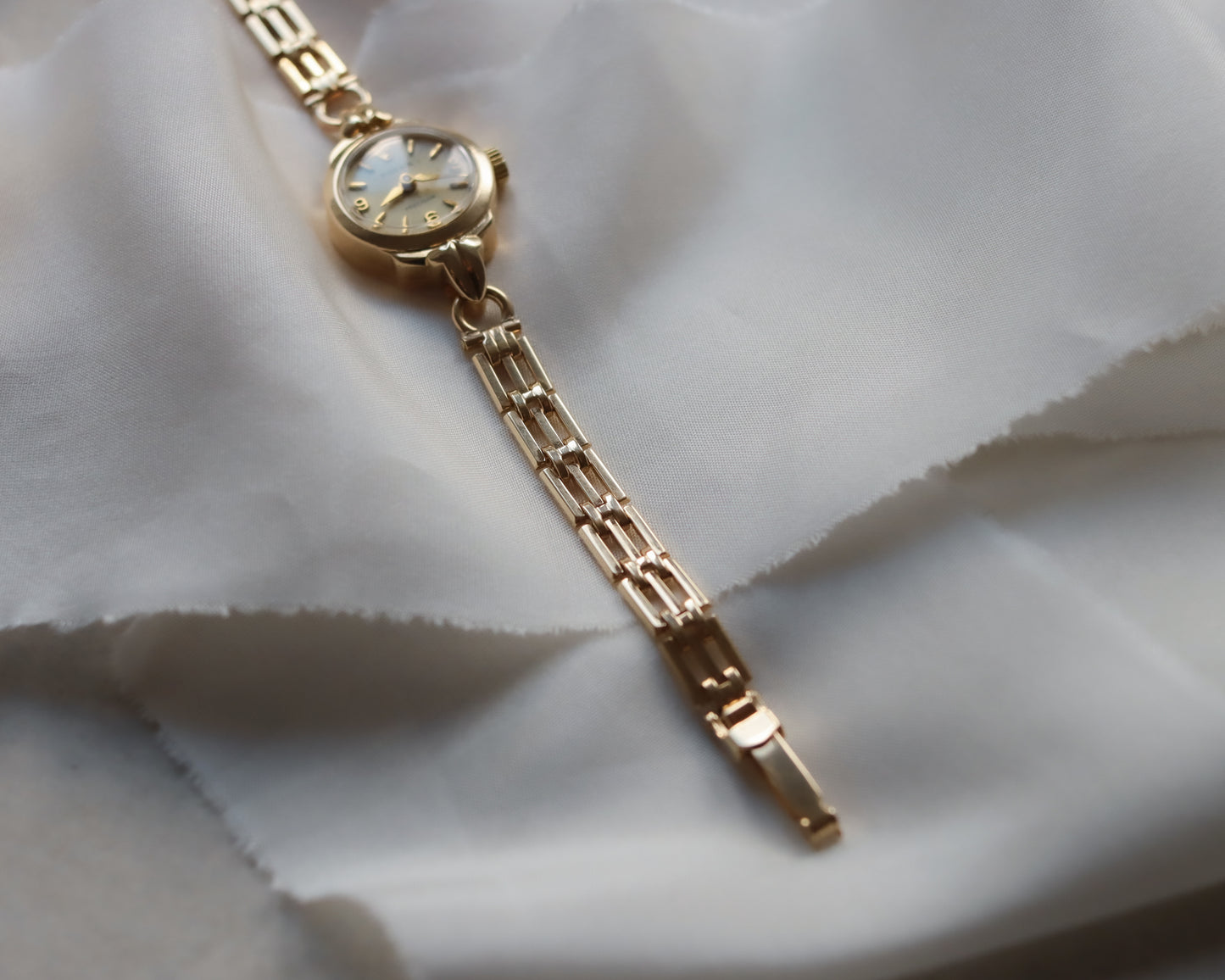 Vintage Rolex Ladies’ 9ct Gold Wristwatch - c. late 1940