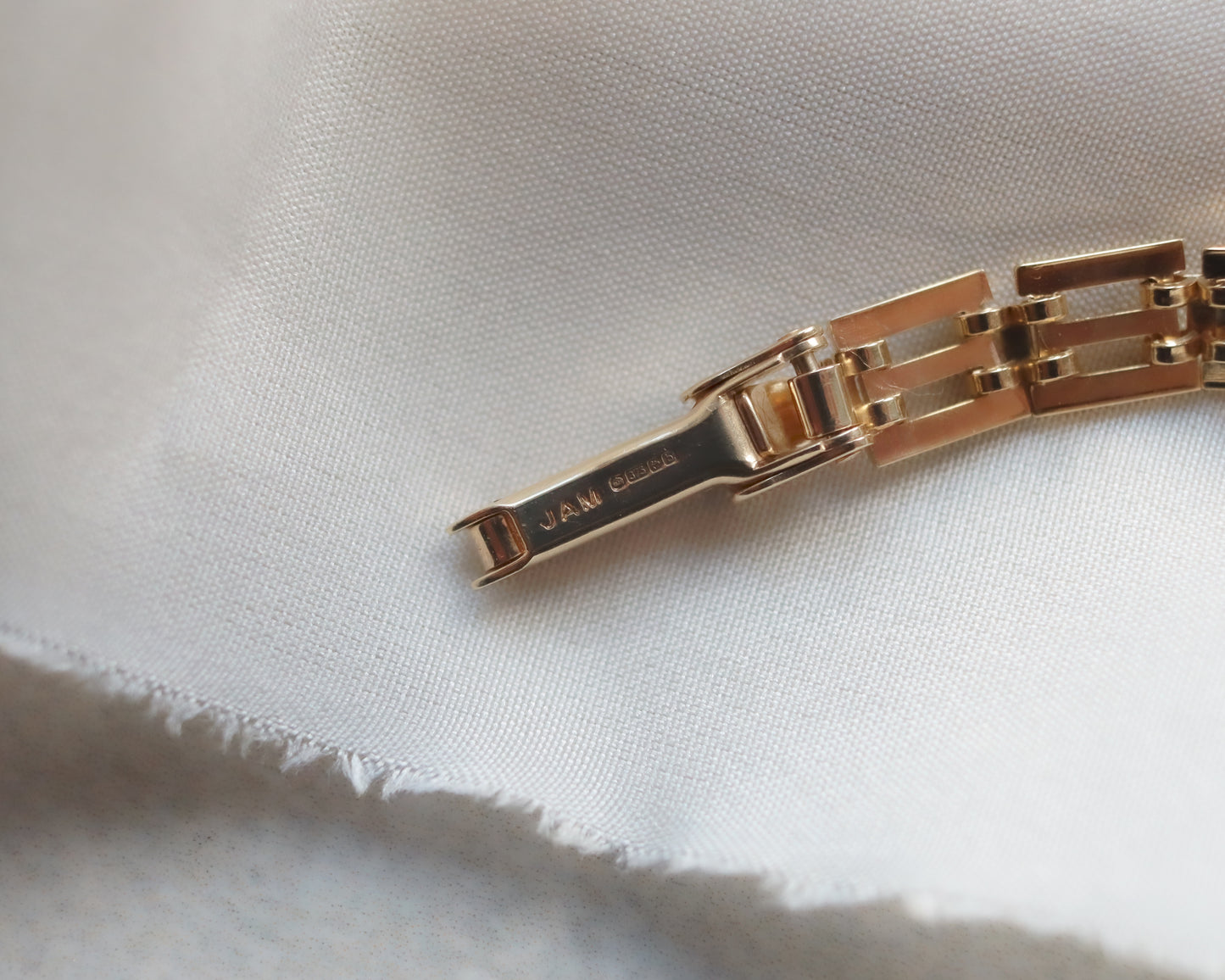 Vintage Rolex Ladies’ 9ct Gold Wristwatch - c. late 1940