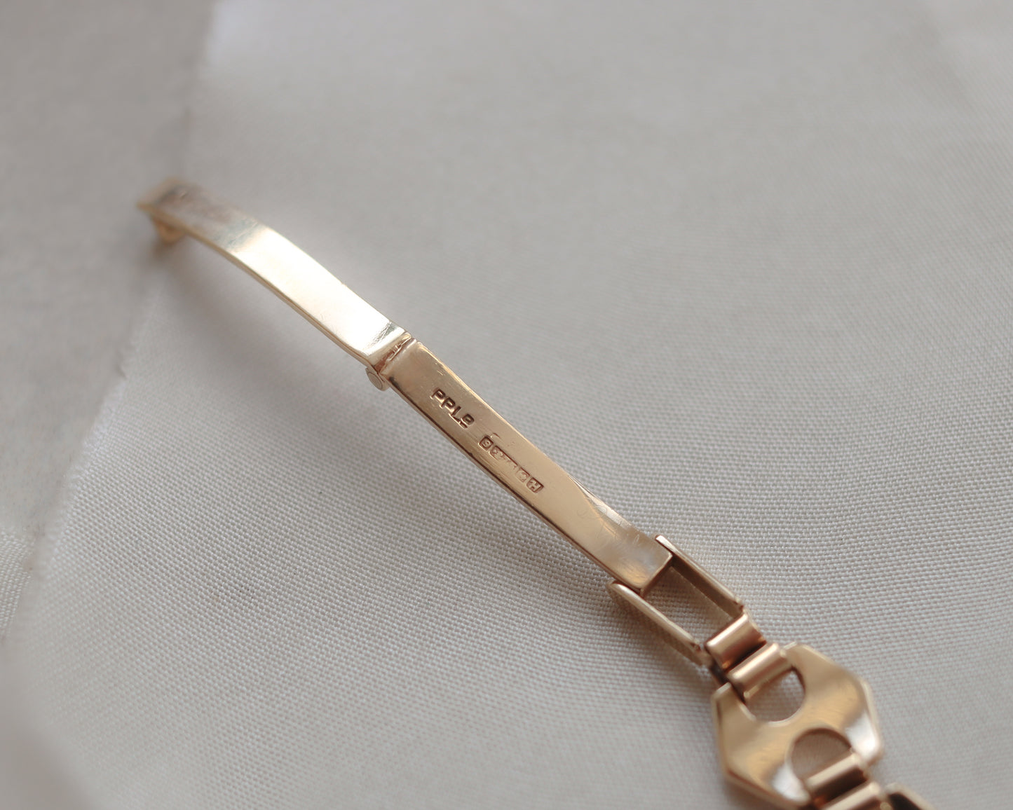 Rolex precision wrist watch in 9ct gold from 1956