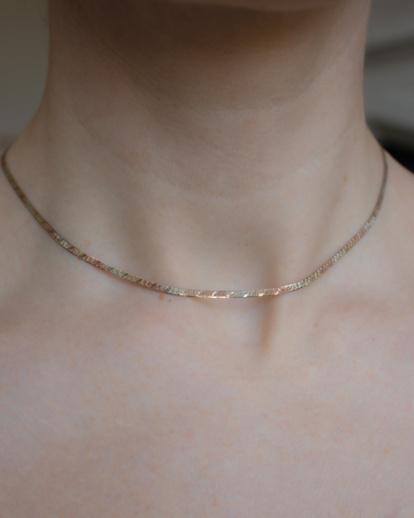 Vintage 9ct tri-gold herringbone necklace chain