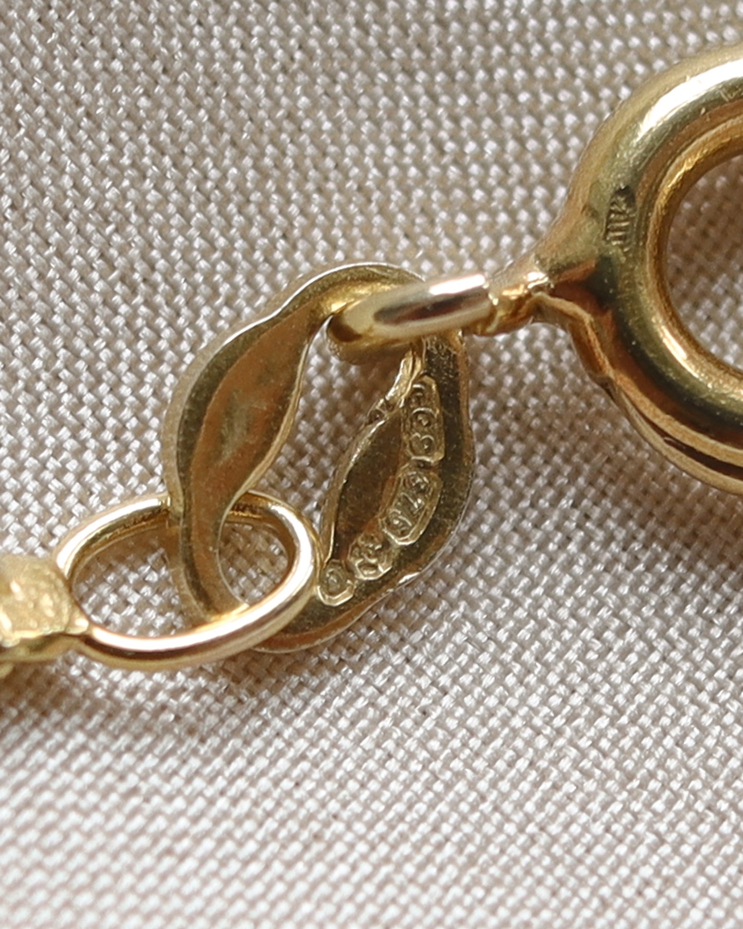 9ct yellow gold triple boston link necklace